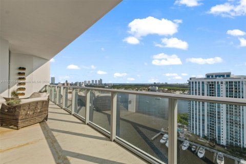 Copropriété à vendre à North Miami Beach, Floride: 3 chambres, 192.96 m2 № 1763601 - photo 27