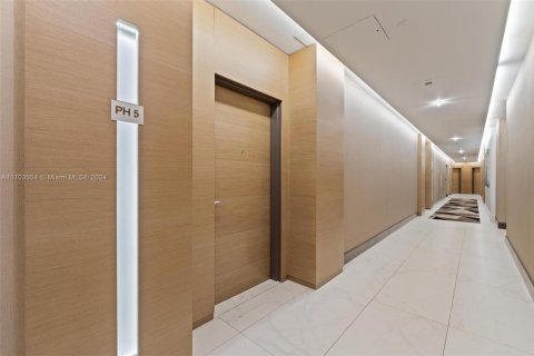 Copropriété à vendre à North Miami Beach, Floride: 3 chambres, 192.96 m2 № 1763601 - photo 1