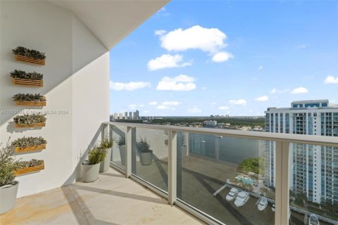 Copropriété à vendre à North Miami Beach, Floride: 3 chambres, 192.96 m2 № 1763601 - photo 28