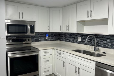 Copropriété à louer à Coral Springs, Floride: 2 chambres, 92.44 m2 № 1967536 - photo 8