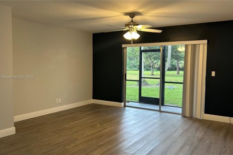 Copropriété à louer à Coral Springs, Floride: 2 chambres, 92.44 m2 № 1967536 - photo 13