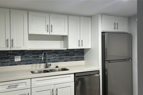 Copropriété à louer à Coral Springs, Floride: 2 chambres, 92.44 m2 № 1967536 - photo 7