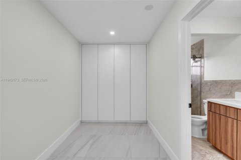 Villa ou maison à vendre à Miami Gardens, Floride: 5 chambres, 169.83 m2 № 1999856 - photo 17