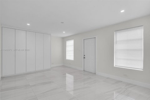 Villa ou maison à vendre à Miami Gardens, Floride: 5 chambres, 169.83 m2 № 1999856 - photo 29