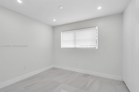 Villa ou maison à vendre à Miami Gardens, Floride: 5 chambres, 169.83 m2 № 1999856 - photo 27