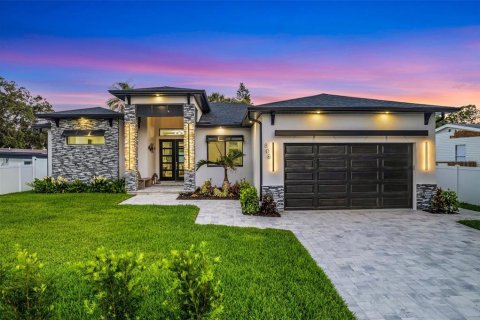 Villa ou maison à vendre à Nokomis, Floride: 3 chambres, 193.42 m2 № 1745271 - photo 1