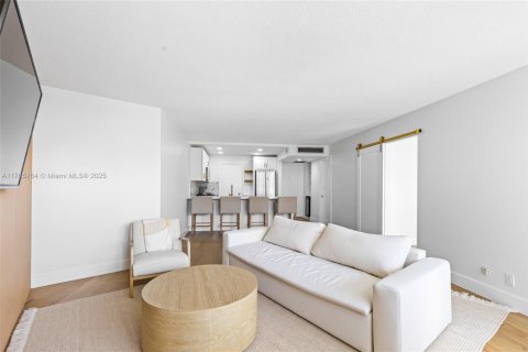 Copropriété à louer à Pompano Beach, Floride: 1 chambre, 74.32 m2 № 1860811 - photo 2