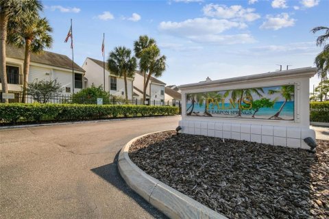 Condo in Tarpon Springs, Florida, 2 bedrooms  № 2101433 - photo 2
