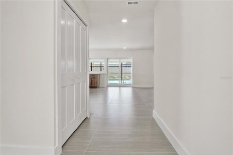 Villa ou maison à vendre à Bradenton, Floride: 4 chambres, 185.06 m2 № 2437178 - photo 8