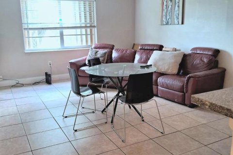 Copropriété à louer à Deerfield Beach, Floride: 2 chambres, 88.26 m2 № 2417680 - photo 2