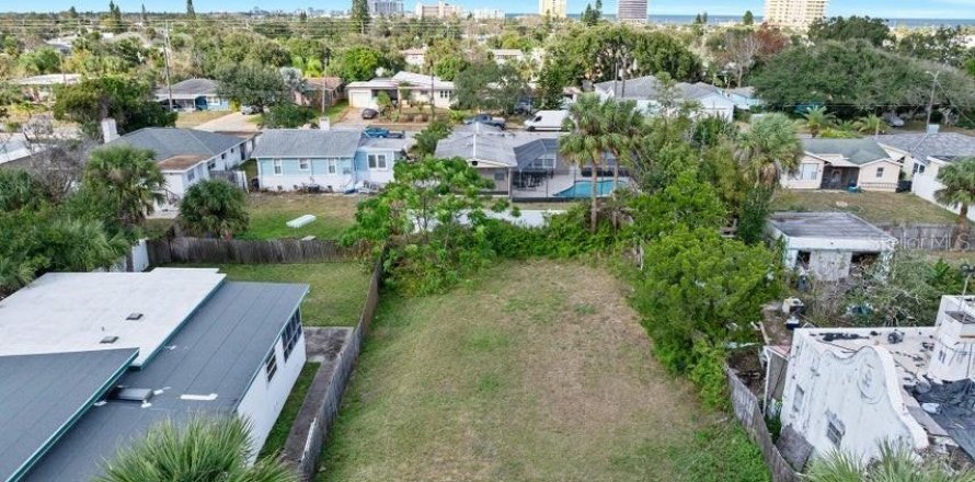 Land in Daytona Beach, Florida № 2214626