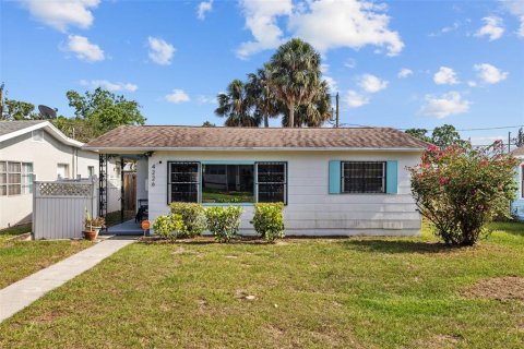 Casa en venta en Saint Petersburg, Florida, 2 dormitorios, 87.61 m2 № 1746888 - foto 1