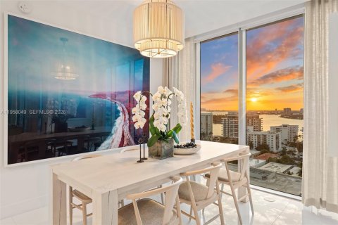Condominio en alquiler en Miami Beach, Florida, 2 dormitorios, 118.91 m2 № 2020751 - foto 3