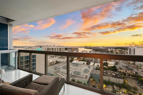 Condominio en alquiler en Miami Beach, Florida, 2 dormitorios, 118.91 m2 № 2020751 - foto 5