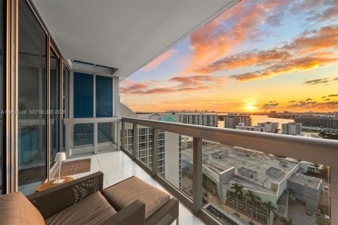 Condominio en alquiler en Miami Beach, Florida, 2 dormitorios, 118.91 m2 № 2020751 - foto 16
