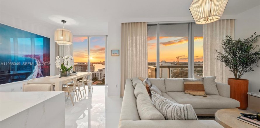 Condominio en Miami Beach, Florida, 2 dormitorios  № 2020751
