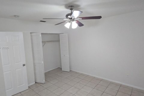 Снять в аренду виллу или дом в Холливуд, Флорида 2 спальни, 194.82м2, № 2028538 - фото 5