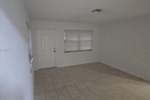 Снять в аренду виллу или дом в Холливуд, Флорида 2 спальни, 194.82м2, № 2028538 - фото 12