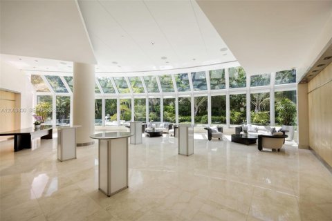 Condo in Miami, Florida, 2 bedrooms № 2267937 - photo 22