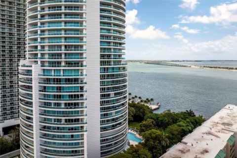 Condo in Miami, Florida, 2 bedrooms № 2267937 - photo 30