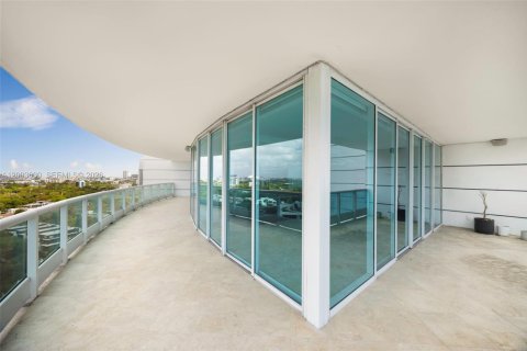Condo in Miami, Florida, 2 bedrooms № 2267937 - photo 4