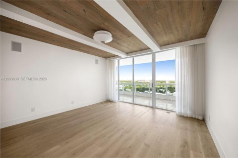 Condo in Miami, Florida, 2 bedrooms № 2267937 - photo 19