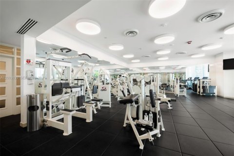 Condo in Miami, Florida, 2 bedrooms № 2267937 - photo 20