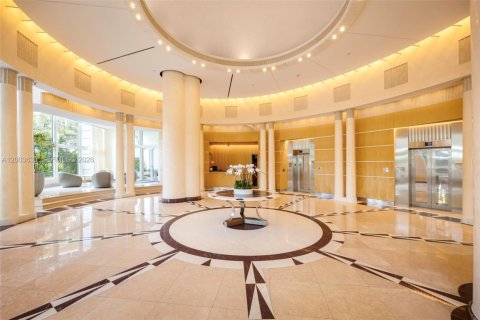 Condo in Miami, Florida, 2 bedrooms № 2267937 - photo 24