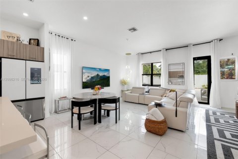 Villa ou maison à vendre à Miramar, Floride: 3 chambres, 190.17 m2 № 2070775 - photo 25