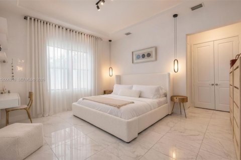 Villa ou maison à vendre à Miramar, Floride: 3 chambres, 190.17 m2 № 2070775 - photo 13