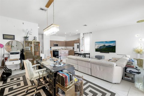 Villa ou maison à vendre à Miramar, Floride: 3 chambres, 190.17 m2 № 2070775 - photo 28