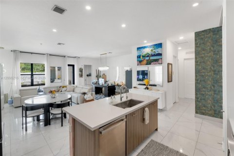 Villa ou maison à vendre à Miramar, Floride: 3 chambres, 190.17 m2 № 2070775 - photo 27