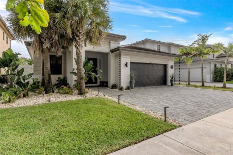 Villa ou maison à vendre à Miramar, Floride: 3 chambres, 190.17 m2 № 2070775 - photo 3