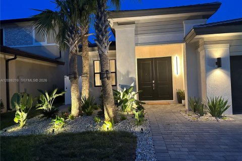 Villa ou maison à vendre à Miramar, Floride: 3 chambres, 190.17 m2 № 2070775 - photo 2