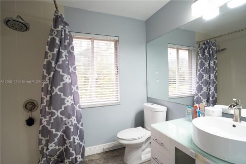 Adosado en venta en Miami, Florida, 2 dormitorios, 109.35 m2 № 1893417 - foto 16