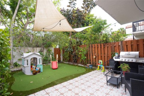 Adosado en venta en Miami, Florida, 2 dormitorios, 109.35 m2 № 1893417 - foto 20