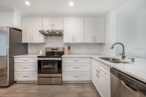 Condo in Orlando, Florida, 2 bedrooms  № 1843742 - photo 8