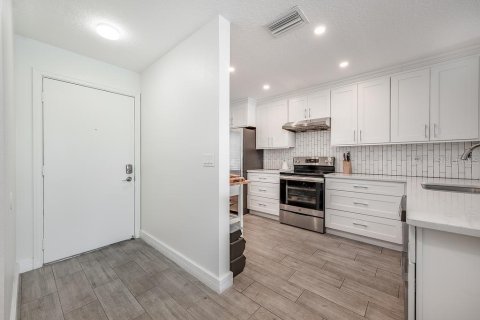 Condo in Orlando, Florida, 2 bedrooms  № 1843742 - photo 9