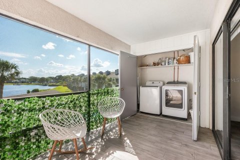 Condo in Orlando, Florida, 2 bedrooms  № 1843742 - photo 15