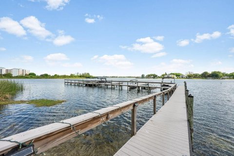 Condo in Orlando, Florida, 2 bedrooms  № 1843742 - photo 28