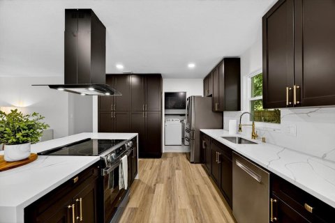 Casa en venta en Brandon, Florida, 4 dormitorios, 152.64 m2 № 1907711 - foto 9