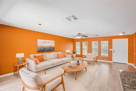 Touwnhouse à vendre à Orlando, Floride: 3 chambres, 154.5 m2 № 2347559 - photo 3