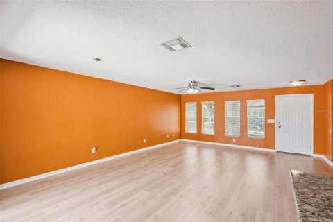 Touwnhouse à vendre à Orlando, Floride: 3 chambres, 154.5 m2 № 2347559 - photo 4