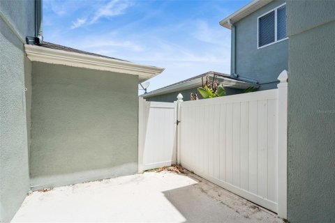 Touwnhouse à vendre à Orlando, Floride: 3 chambres, 154.5 m2 № 2347559 - photo 19