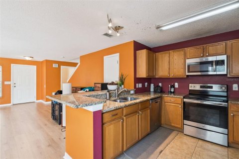 Touwnhouse à vendre à Orlando, Floride: 3 chambres, 154.5 m2 № 2347559 - photo 7