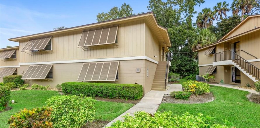 Condominio en Deltona, Florida, 2 dormitorios № 1898592