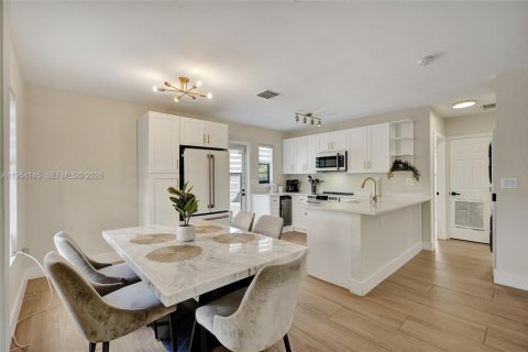 Villa ou maison à vendre à Fort Lauderdale, Floride: 4 chambres, 208.84 m2 № 2025403 - photo 4