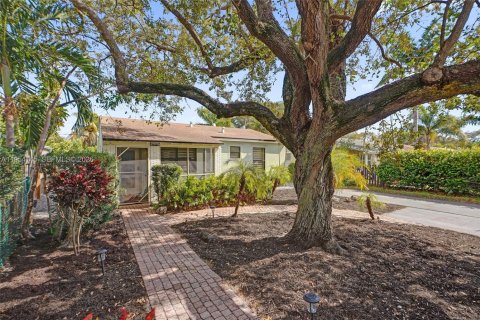 Villa ou maison à vendre à Fort Lauderdale, Floride: 4 chambres, 208.84 m2 № 2025403 - photo 2