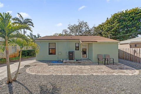 Villa ou maison à vendre à Fort Lauderdale, Floride: 4 chambres, 208.84 m2 № 2025403 - photo 13