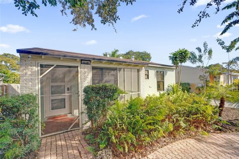 Villa ou maison à vendre à Fort Lauderdale, Floride: 4 chambres, 208.84 m2 № 2025403 - photo 3